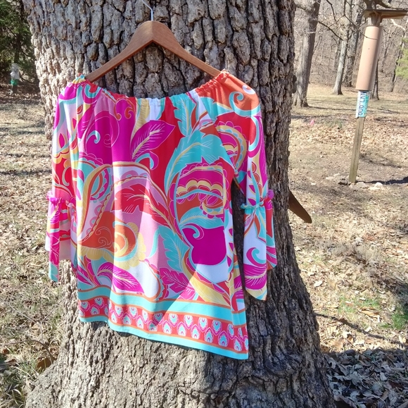 Sunny Leigh blouse in size S - Picture 2 of 4